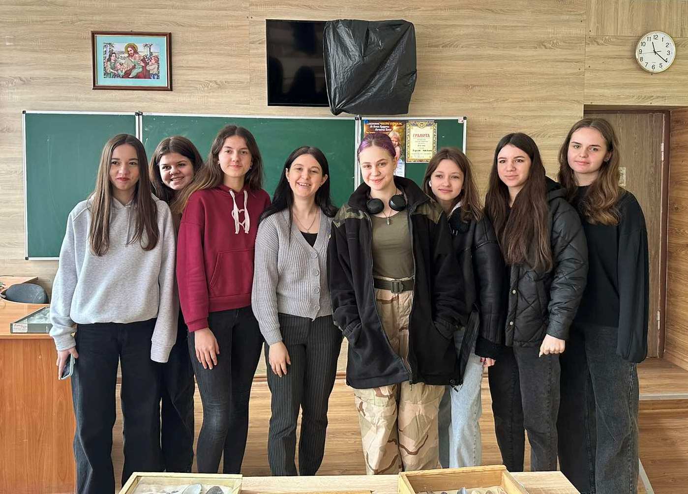 Лупиніс Оксана із своїм 10-А класом Лупиніс Оксана із своїм 10-А класом